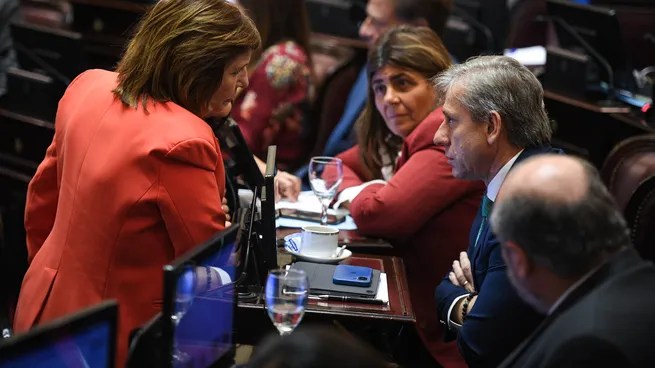 Gritos, reproches y descoordinación: la jugada de Patricia Bullrich infringió una derrota para Javier Milei