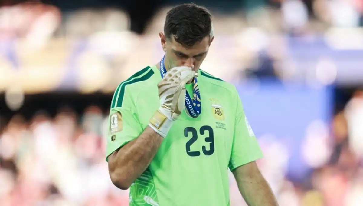 «Dibu» Martínez puso en duda su continuidad en la Selección