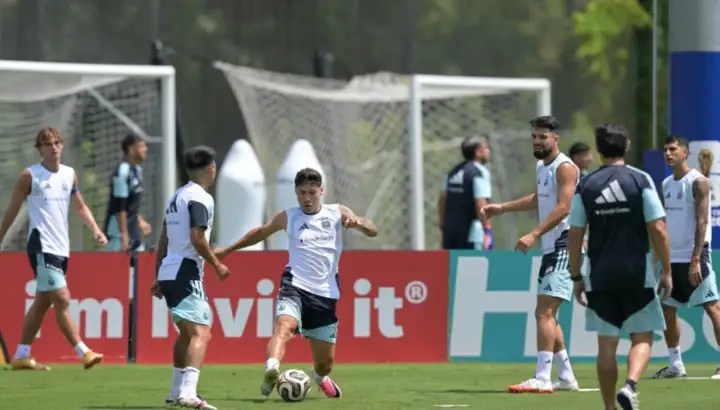 Lionel Scaloni define el equipo de la Selección Argentina para enfrentar a España en la final del Mundial 2026