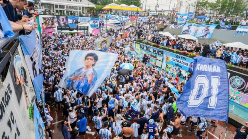 Aviones demorados, autos de alquiler agotados: hinchas argentinos desesperan por llegar al estadio