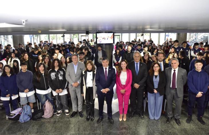Firmaron convenios para llevar el Digesto Jurídico y un videojuego educativo a las escuelas
