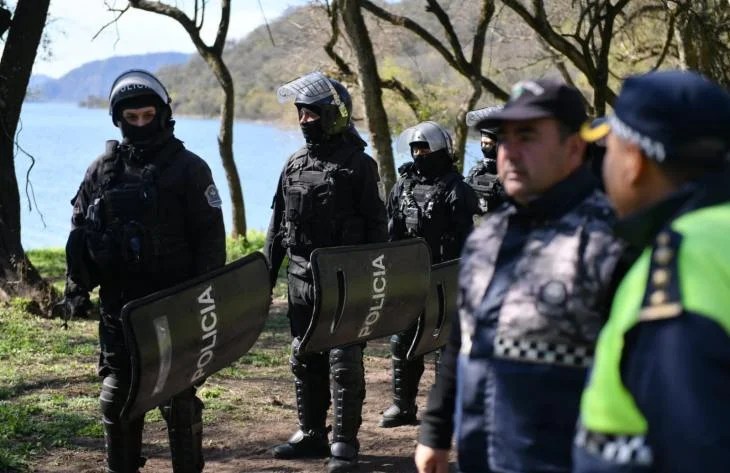 La Provincia realizó un operativo interinstitucional en El Cadillal para proteger el patrimonio público, el ambiente y la seguridad