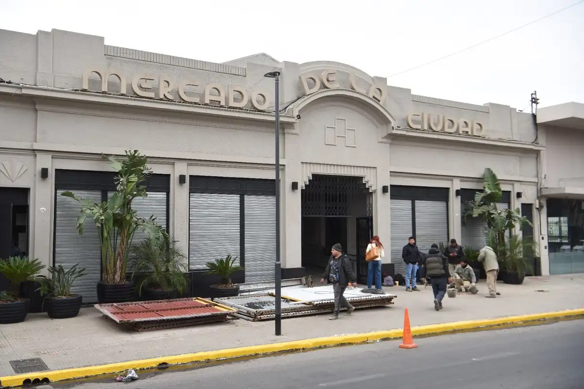 El renovado Mercado Sarmiento inaugura la campaña de Rossana Chahla por la Intendencia