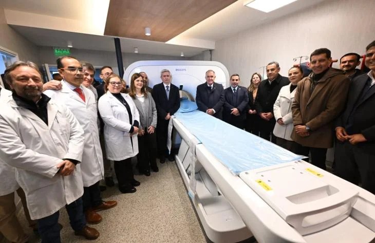 Jaldo inauguró un tomógrafo de última tecnología en el Hospital Centro de Salud