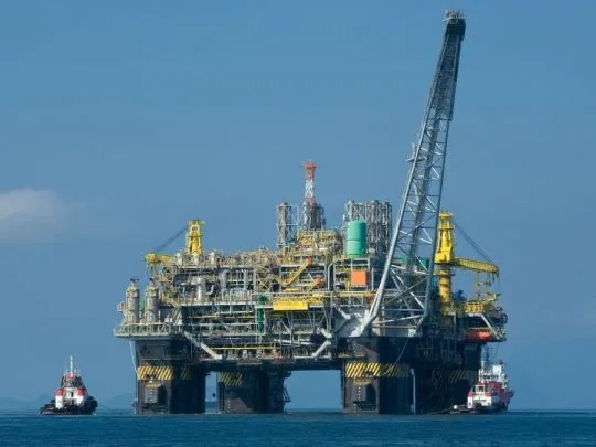 El Gobierno denunciará penalmente a cinco empresas petroleras que operan en Malvinas
