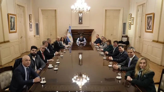 Javier Milei reunirá al Gabinete tras la cadena por Malvinas, con la mira puesta en el Presupuesto 2027 y el Súper RIGI