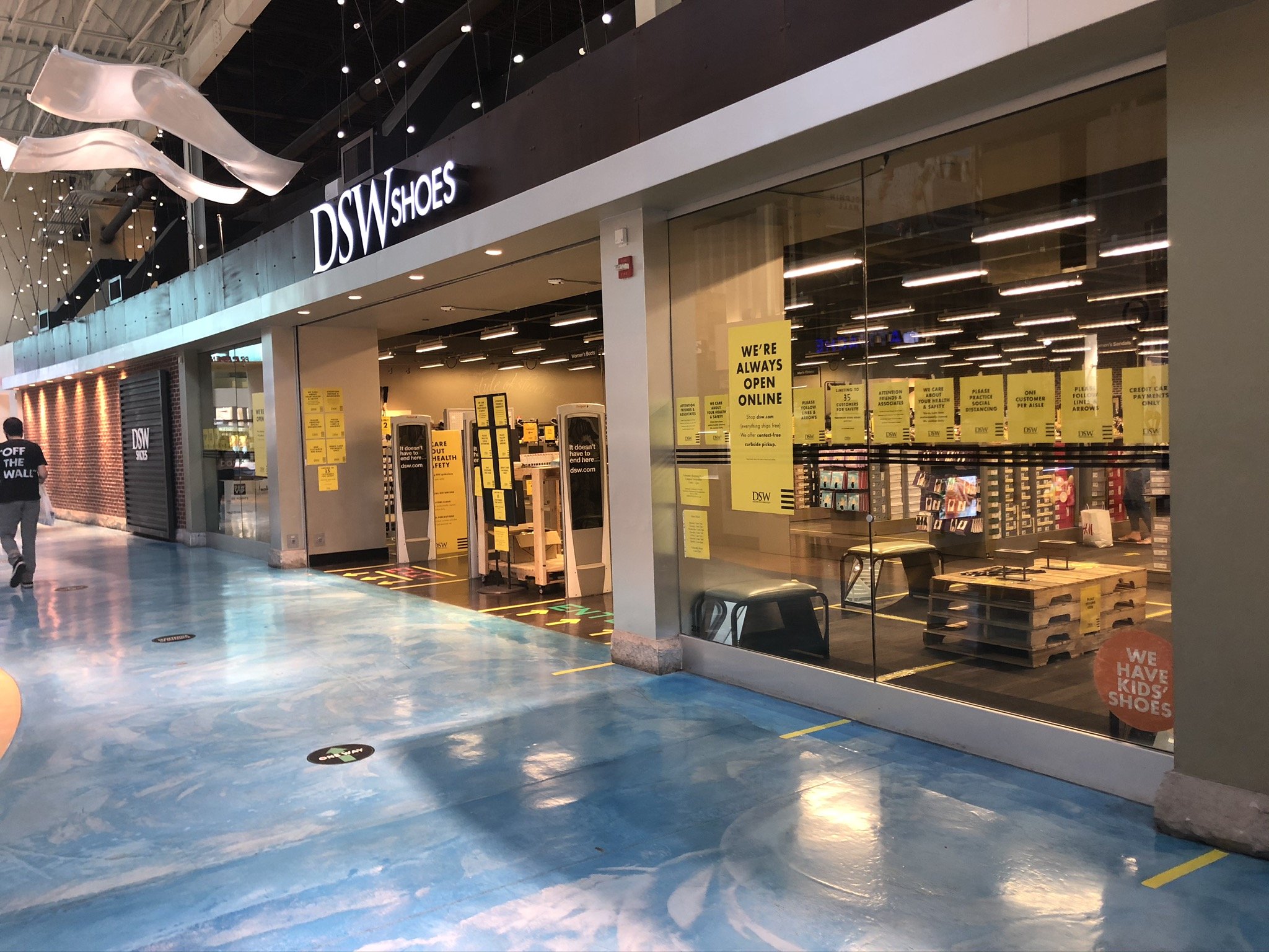 Reapertura del Dolphin Mall - Turista en Miami