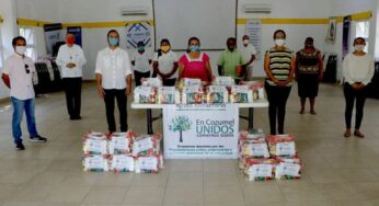Organizaciones entregan primeros apoyos alimentarios a cozumeleñas