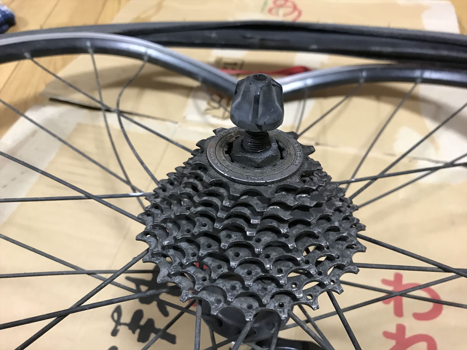WH-R500】事故ったホイールの9sスプロケットを移植してロードバイク 
