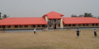 Old students celebrates alma mater 30 anniversary, hand over remodeled school building