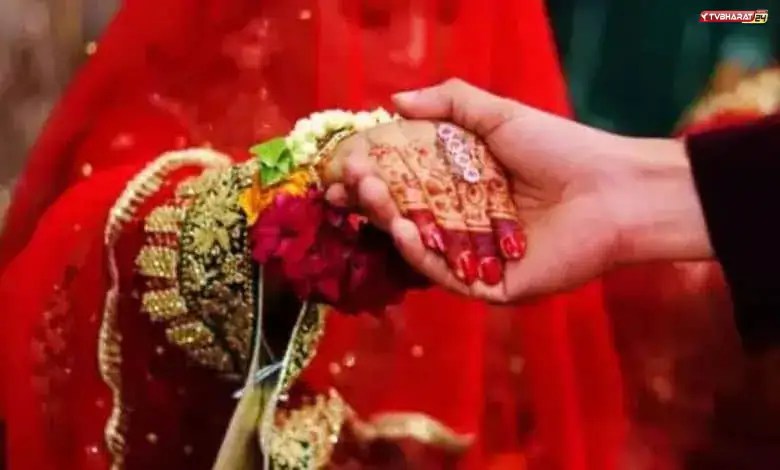 US charges 11 in sham marriage scheme to obtain green cards