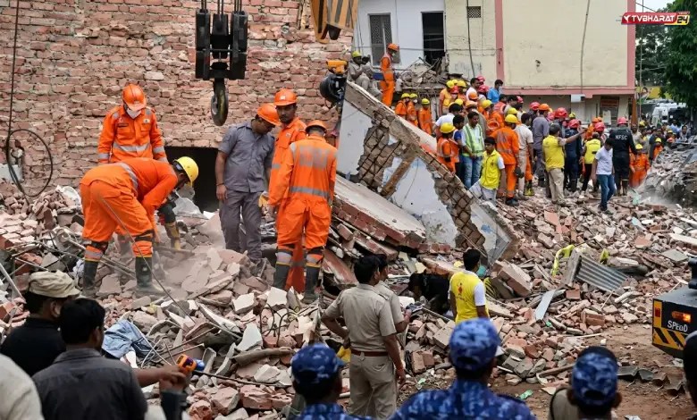 Delhi building collapse: Six dead, 11 rescued from debris in Satya Niketan