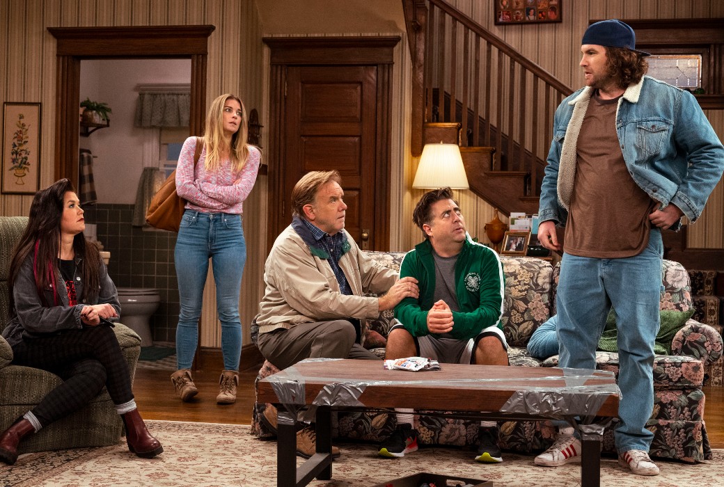 Kevin Can F*** Himself confirms final season - Vimarsana News