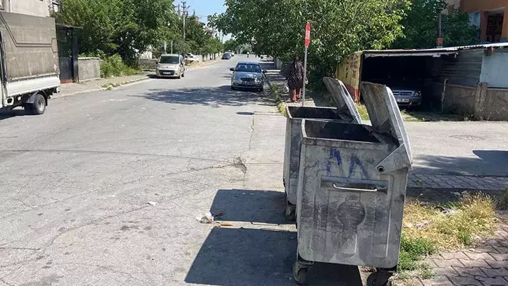 Bebeğini Havluya Sarıp Çöpe Attı