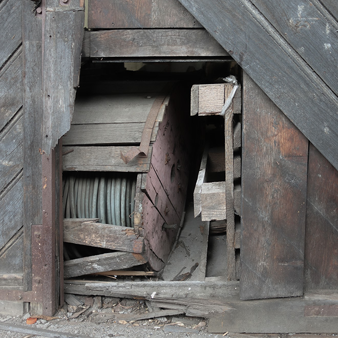 11 un pertugio in una porta