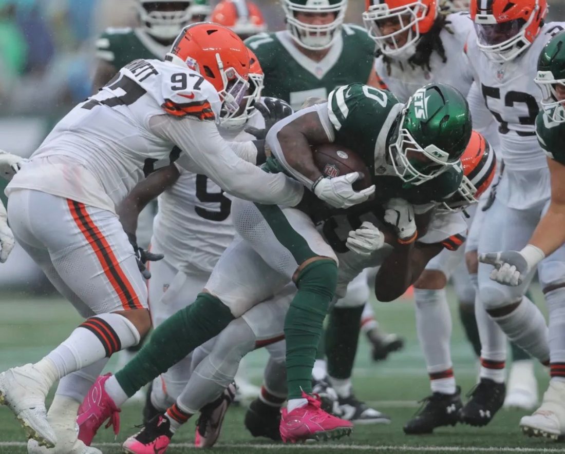 New York Jets Defeat Cleveland Browns