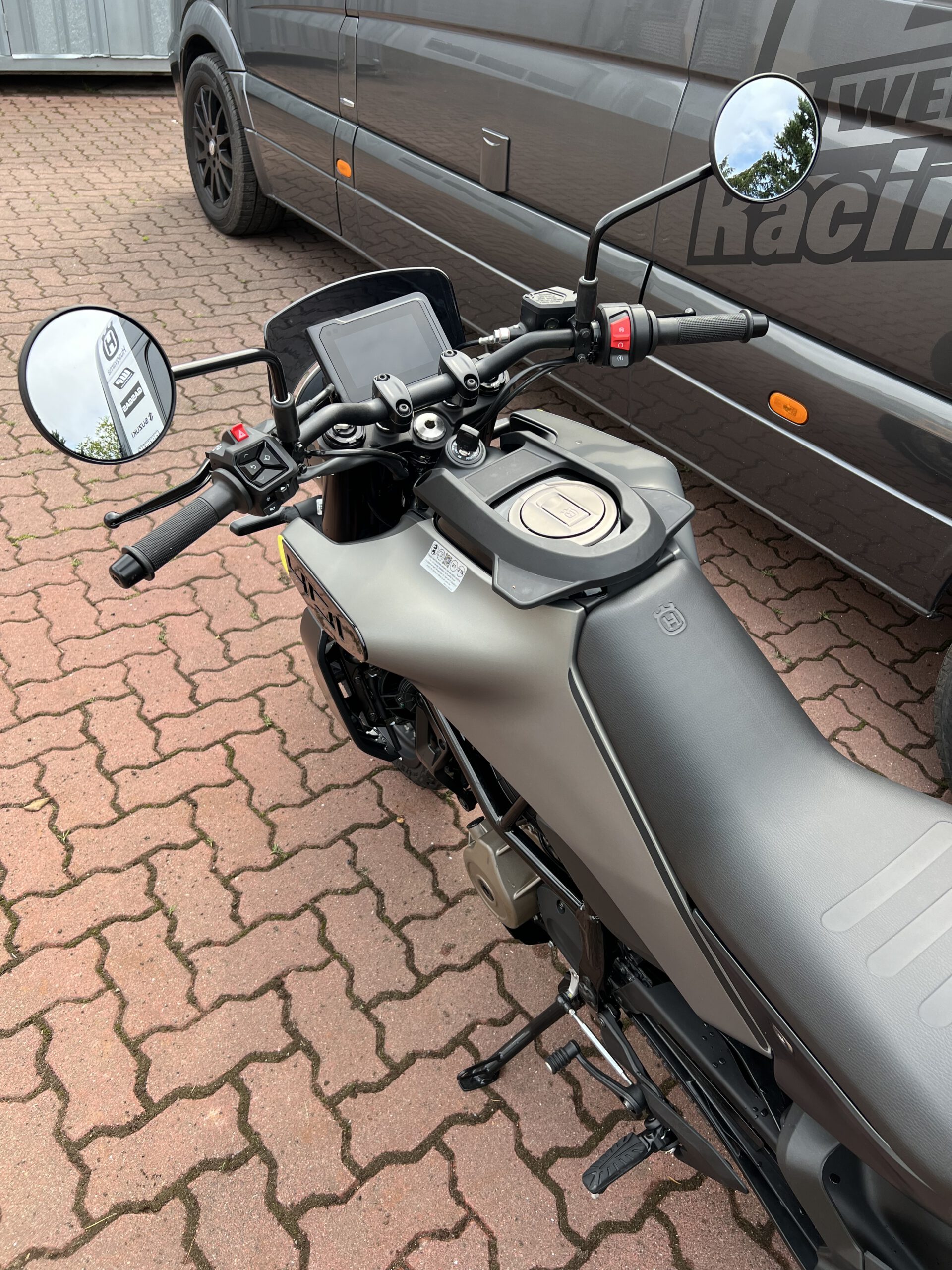Husqvarna 401 Svartpilen 2025
