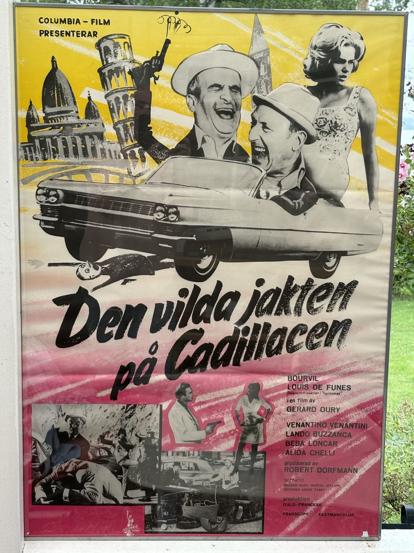 Vintage inramad filmposter fråm filmen ” Den vilda jakten på Cadillacen” med Franska komikern Louis De Fune.