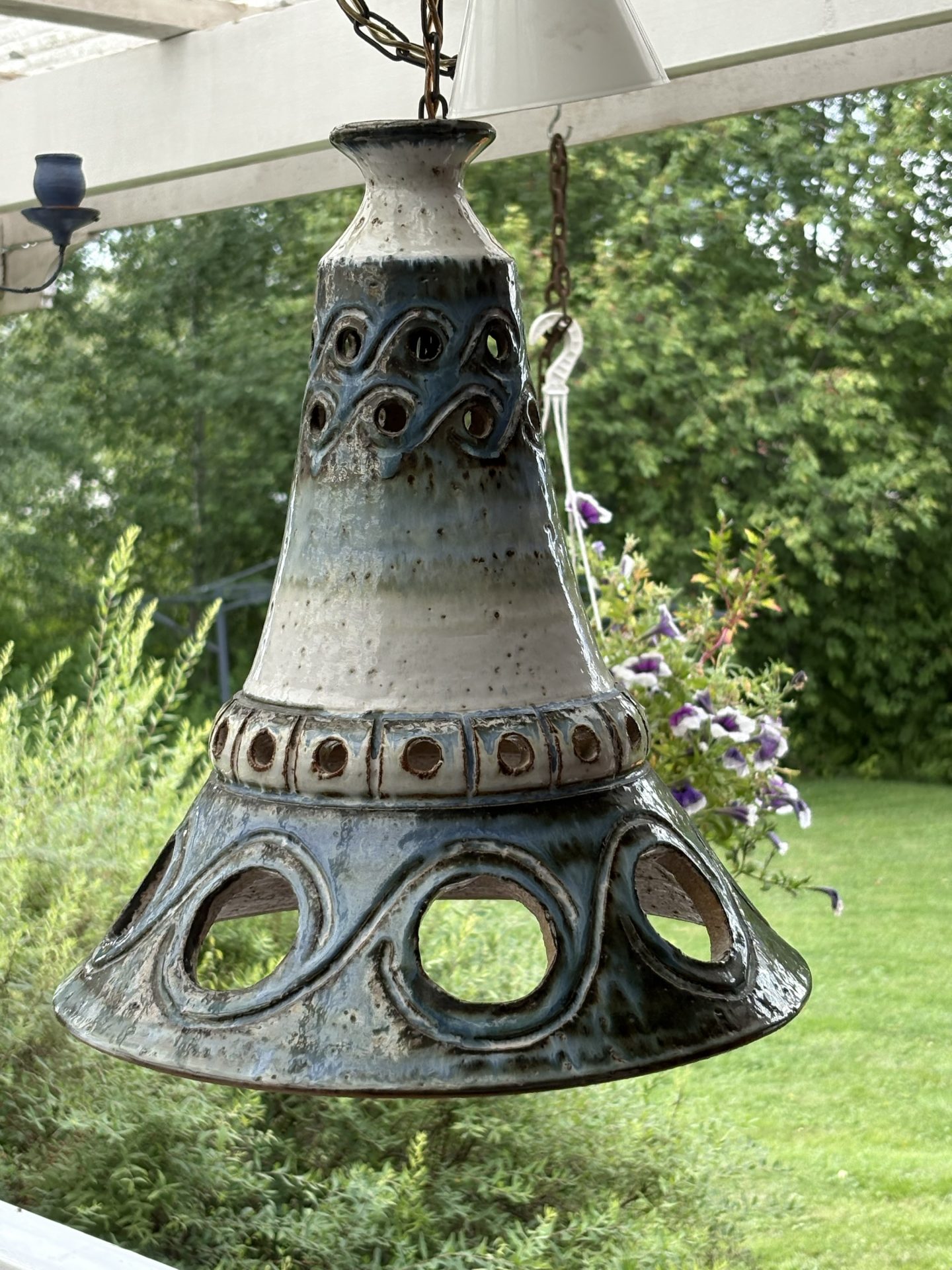 Vacker vintage taklampa i stengods alt keramik 1950/60 tal i Dansk design.