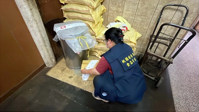 桃市抽驗油品2款致癌物超標 苦茶油南瓜籽油急下架 桃市抽驗油品2款致癌物超標 苦茶油南瓜籽油急下架