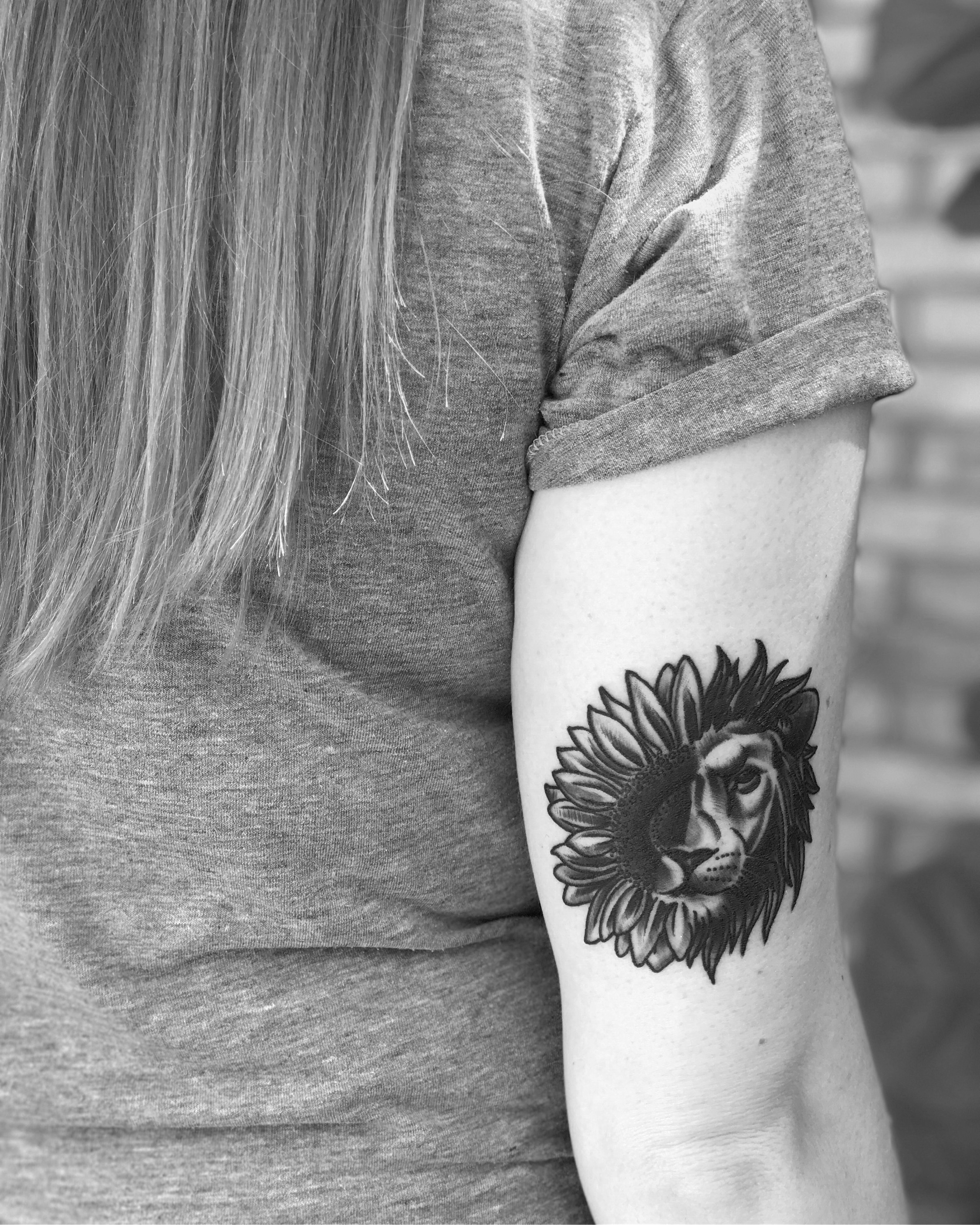 Lions And Sunflowers – Twloha 2812_x_2250_jpg