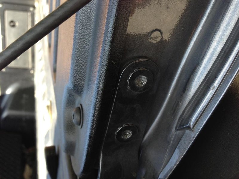 Torx screw on tailgate