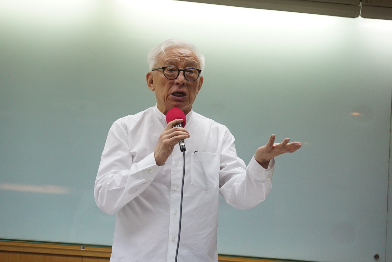 曹興誠宣布捐30億協助加強全民國防