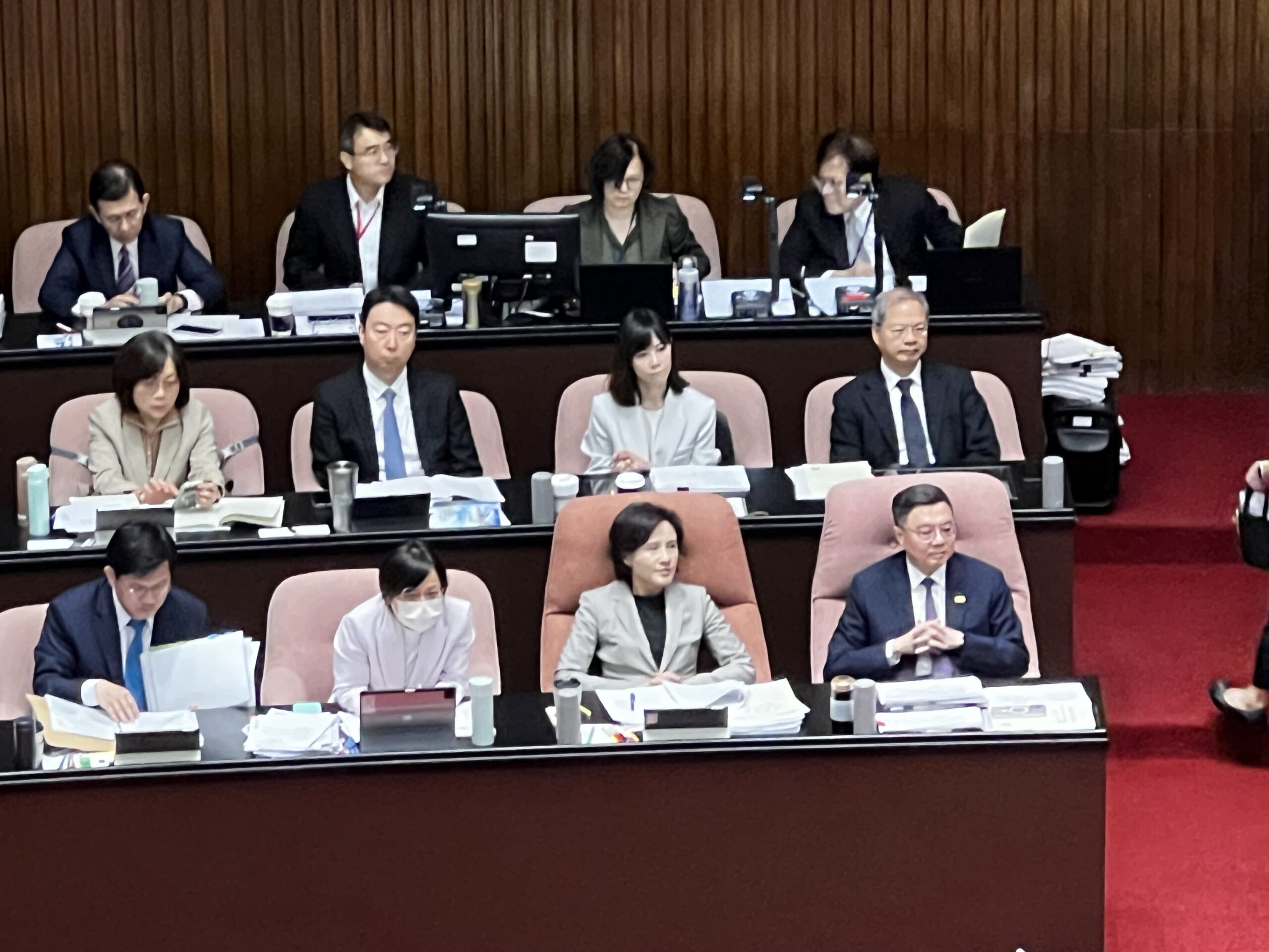 藍白聯手再度封殺總預算案 明年各地如何治水及維護交通設施？卓榮泰：等我爭取到再答覆大家