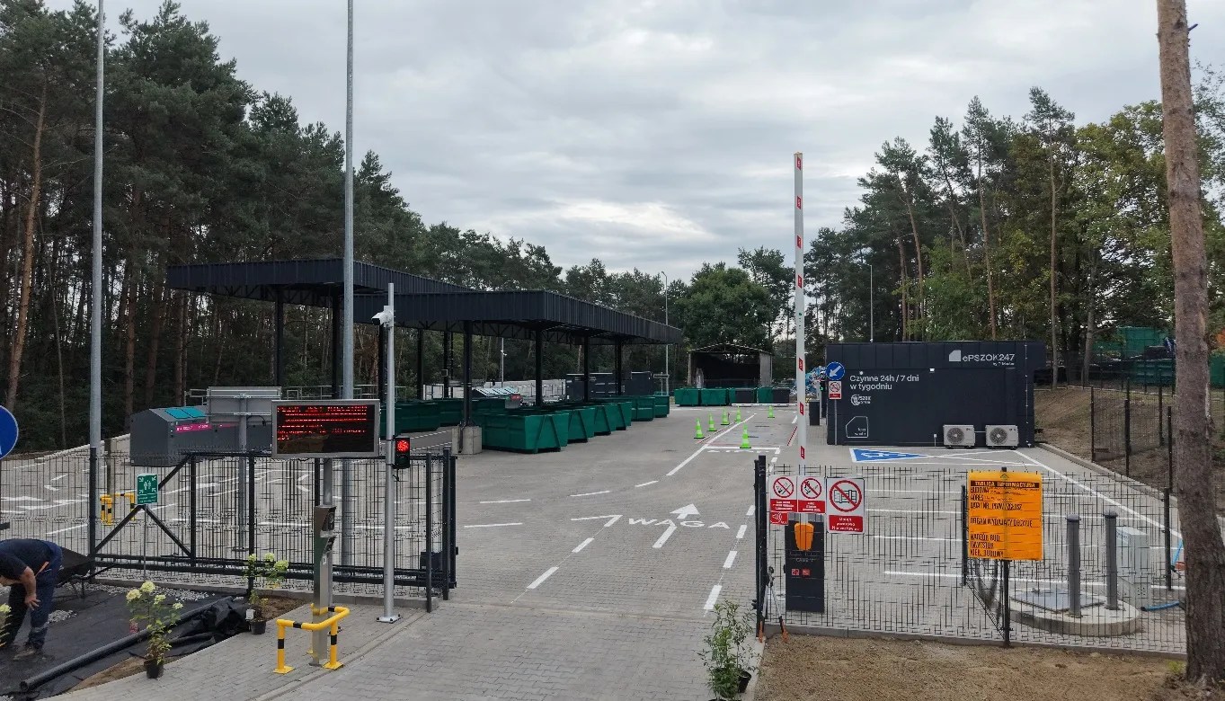 Gotowy ePSZOK247 w Mateuszewie. Punkt został wyposażony w zadaszone stanowiska, kontenery oraz system automatycznej obsługi wjazdu