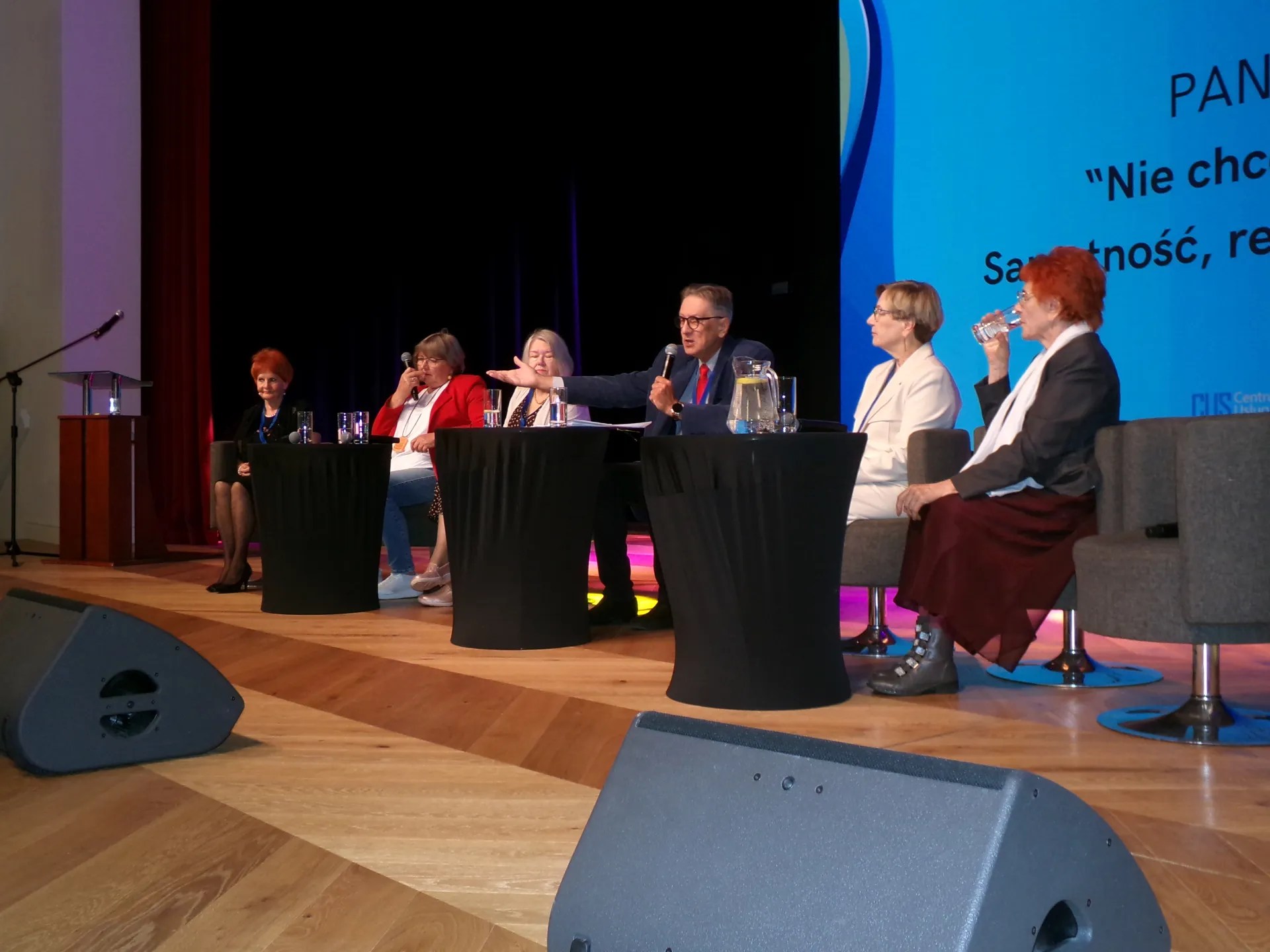 Panel dyskusyjny „Nie chcę być sam” poświęcony samotności, relacjom i budowaniu wspólnoty