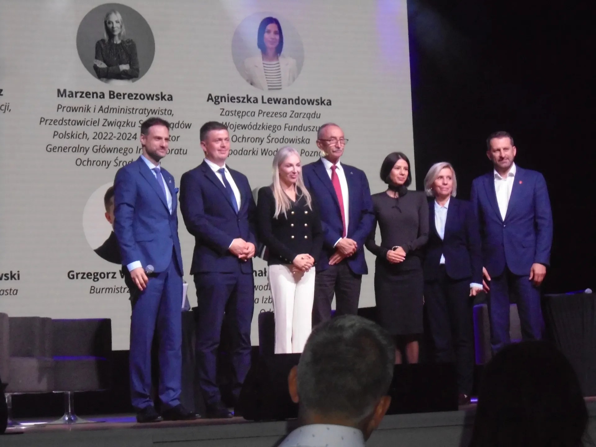 Uczestnicy spotkania podczas wspólnej fotografii