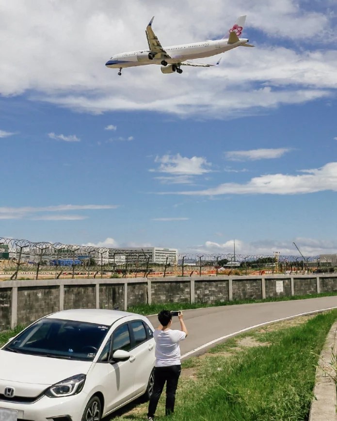 桃園賞機私房秘境曝光!客機低空掠過頭頂超震撼 1788334088733 0