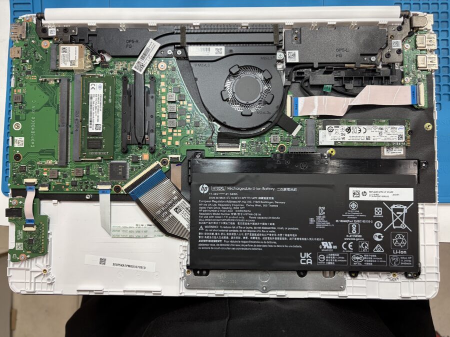 HP Notebook 15s-fq1066tu(HP ノートブック 15s-fq1066tu)のバッテリー