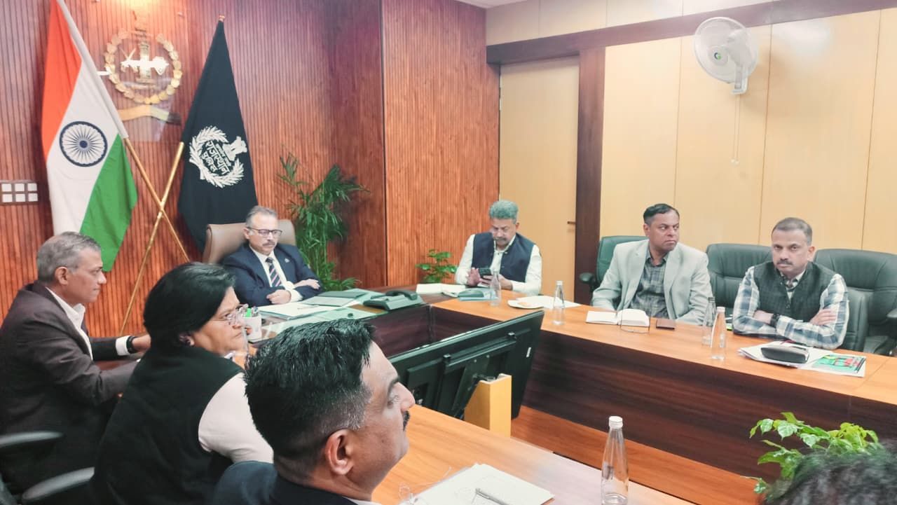 DGP Rajeev Kumar Sharma Reviews Crime Control Measures in Rajasthan | Udaipur Kiran