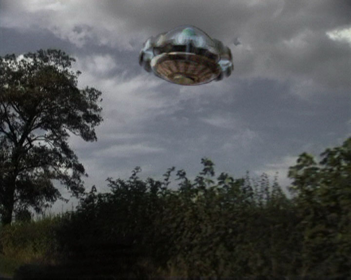 Ufo Short - Download Modern Geometric Pattern | 8K