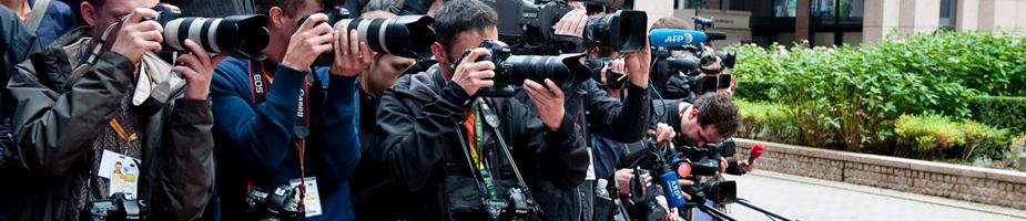 Indokolatlan perek ellen védenék az újságírókat