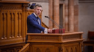 Magyar Péter azonnali távozásra szólította fel az állami média két vezérigazgatóját