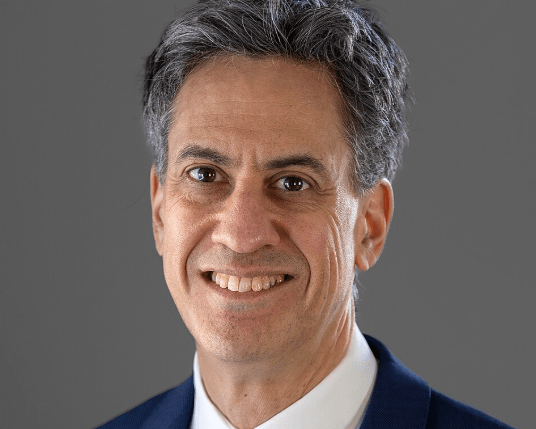 Ed Miliband lett Nagy-Britannia külügyminisztere (mindkét ágon zsidó menekültek leszármazottja)