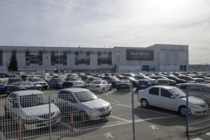 Az energiaválság miatt leállította romániai termelését a Dacia és a Ford
