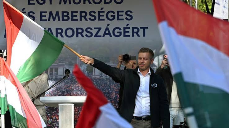Gyilkos húzás volt, ahogy Magyar Péter rászervezett Orbán Viktorra