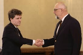 Adevărul: Az RMDSZ bárkit megszavazna miniszterelnöknek, akit Nicușor Dan javasol