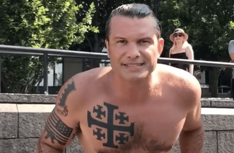 Hegseth vallásügyi hivatalt épít a Pentagonban a saját szent háborújához