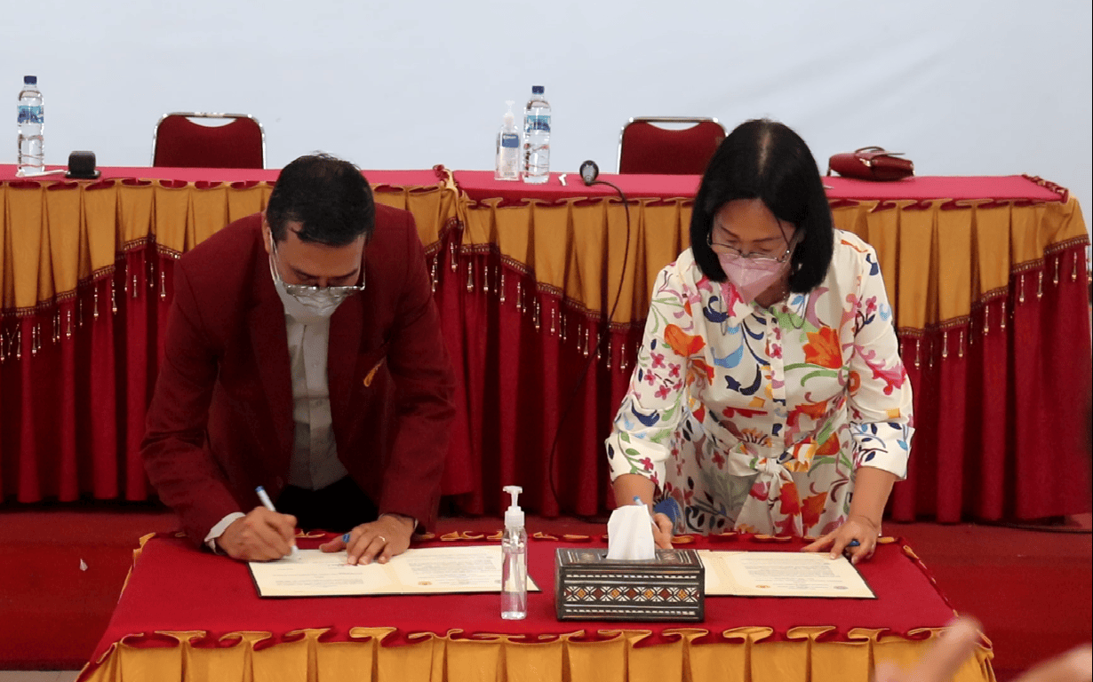 Penandatanganan MoU dan MoA antara Universitas Kristen Indonesia Toraja dengan Universitas Sam Ratulangi