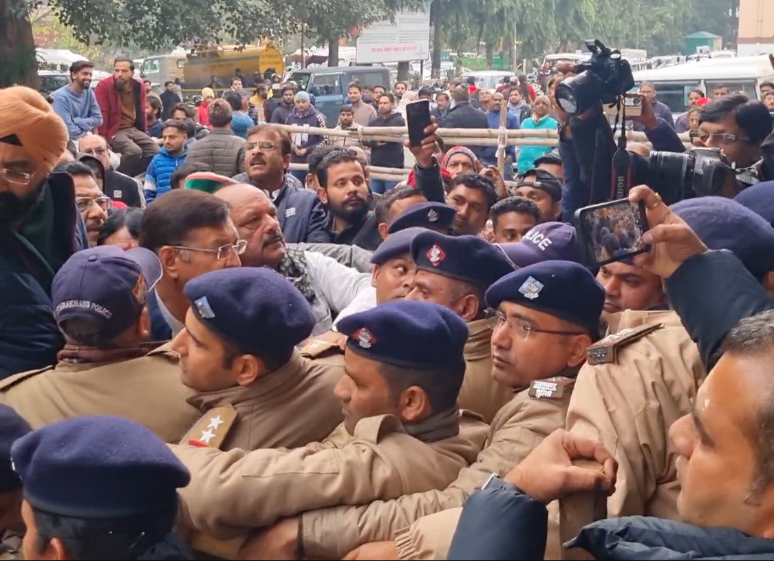 नामांकन पर आपत्ति को लेकर बुधवार दिनभर भी नगर निगम में तनातनी