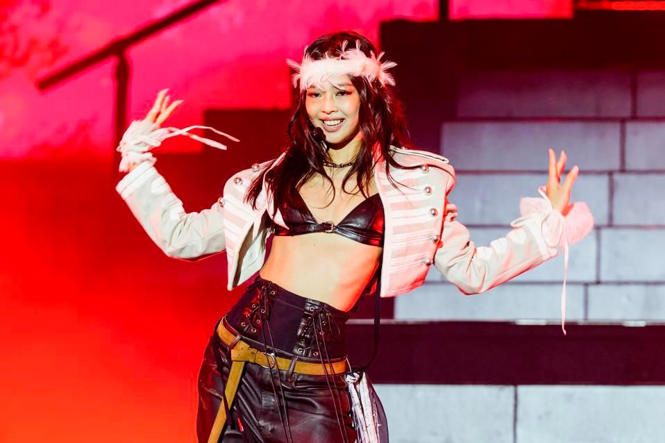 Jennie Tops Rosé Again — Scores Another Week at No. 1!