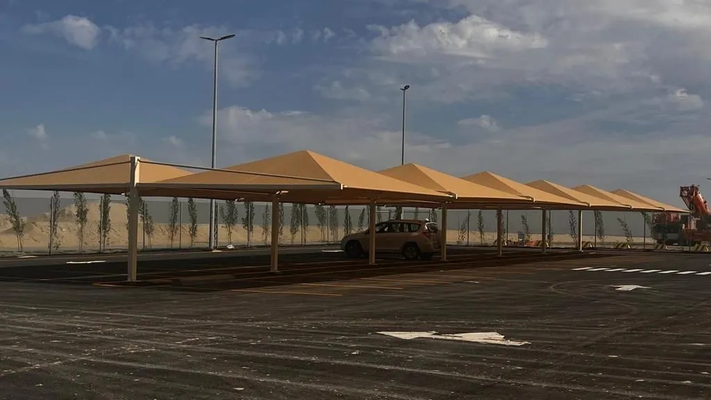Pyramid Bottom Support Car Parking Shades