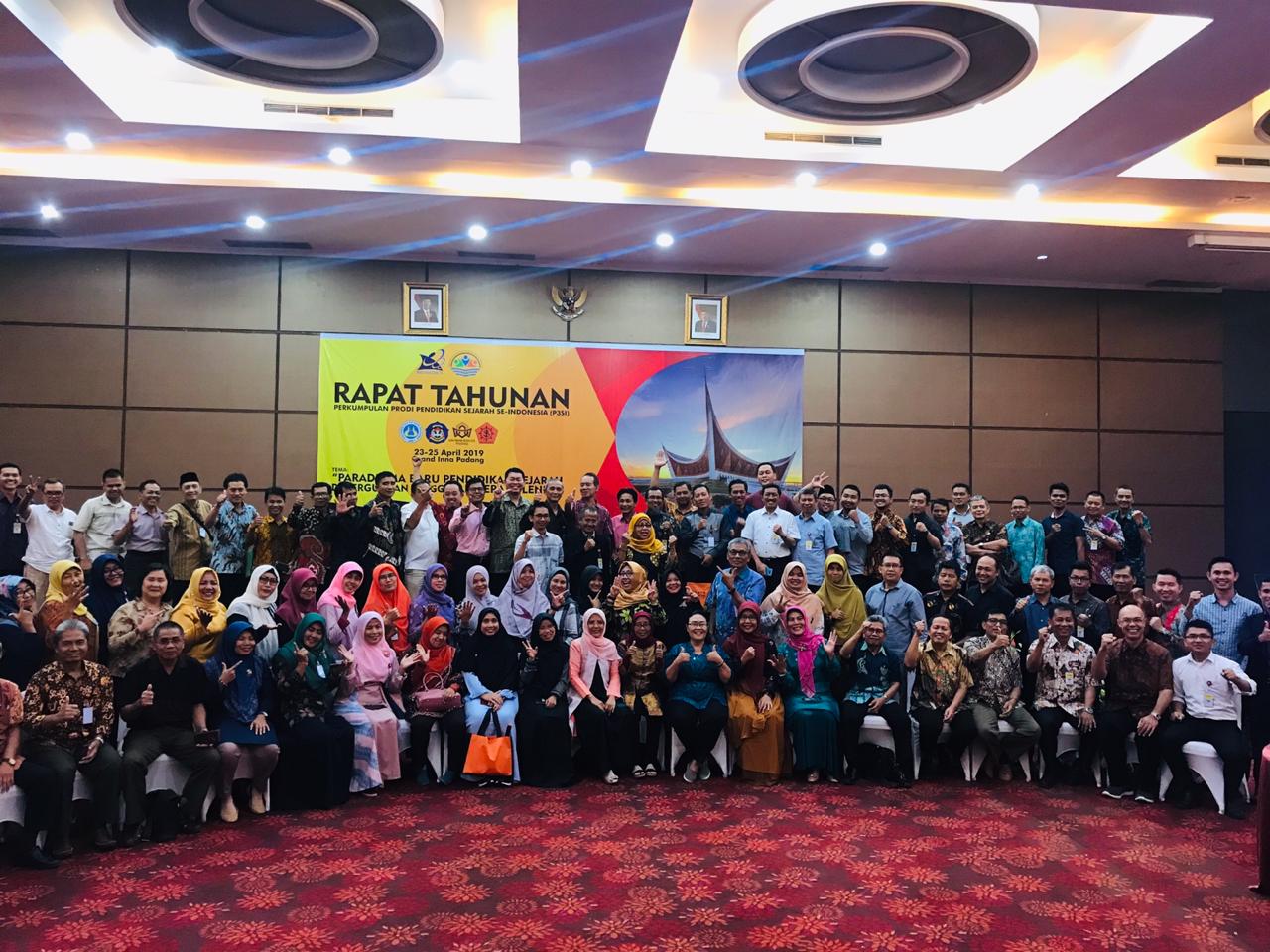 Dalam grup whatsapp perusahaan semua karyawan dapat membaca dan . Hadiri Rapat Tahunan P3si Di Unp Pendidikan Sejarah Um Metro Masuk Komisi Jurnal Dan Website Universitas Muhammadiyah Metro