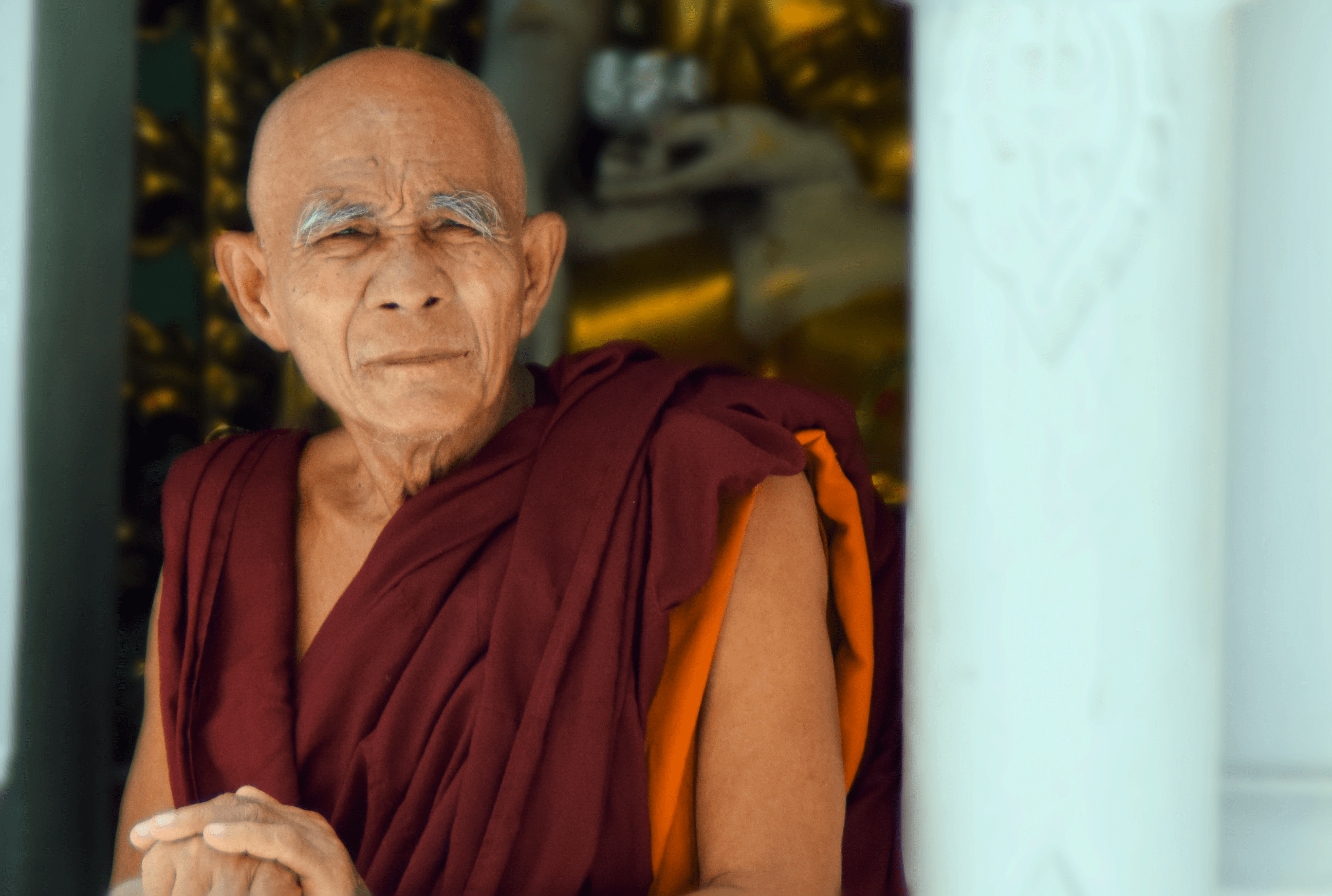 Monje en Shwedagon Pagoda