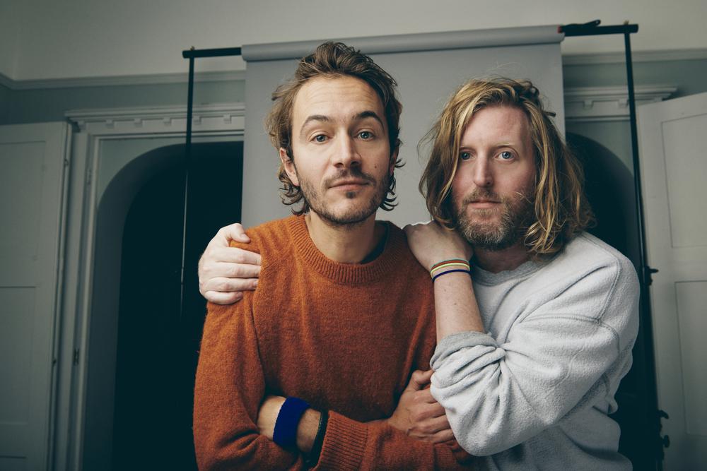 Smith & Burrows Debut New Song “Spaghetti” in Acoustic Performance