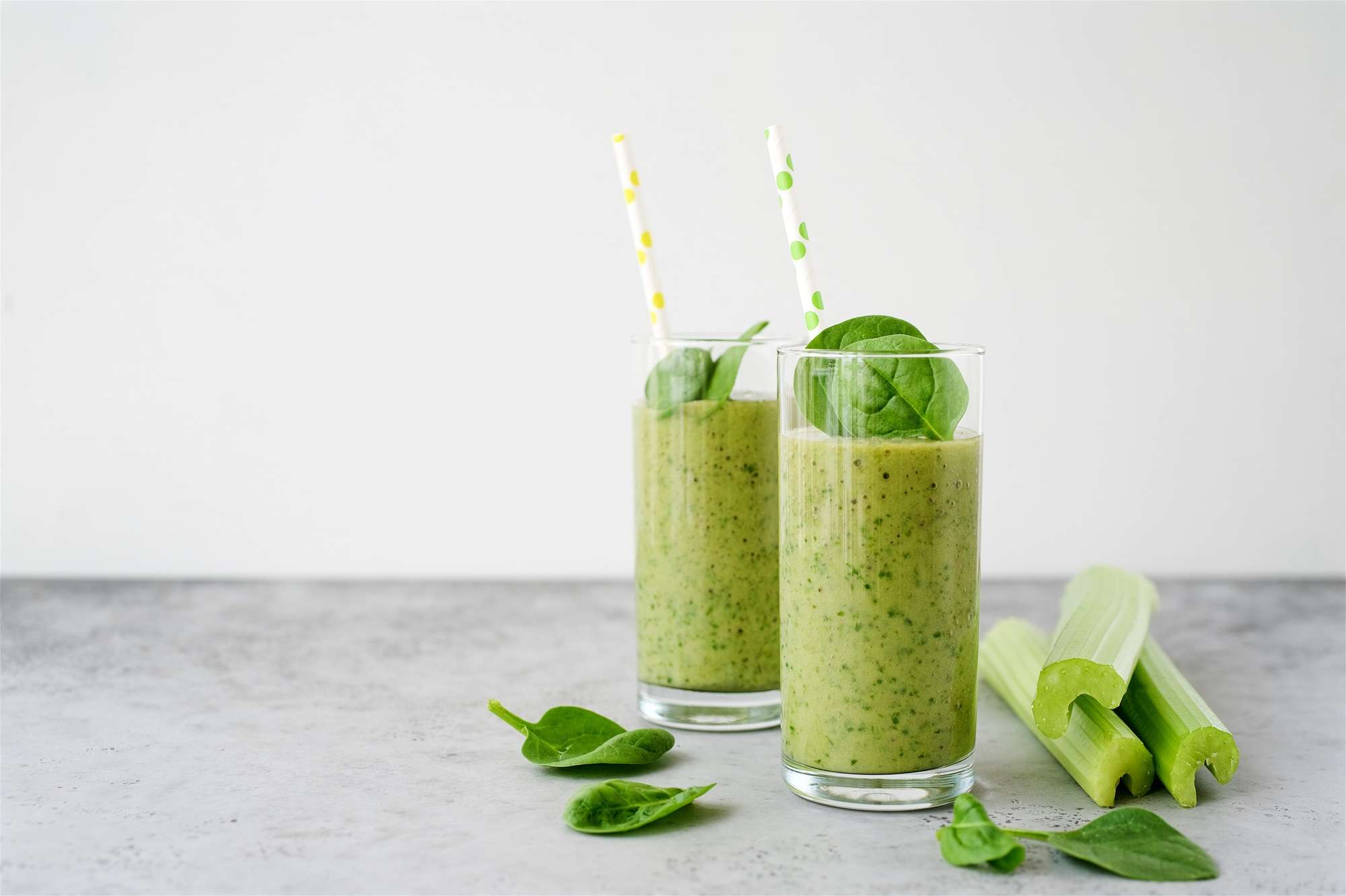 Glowing Green and Mango Energy Smoothie